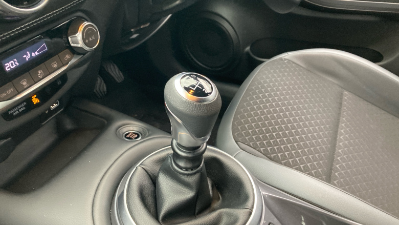 Nissan Juke 1.0 DiG-T 114 N-Connecta 5dr Petrol Hatchback